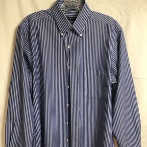 Izod Men’s Medium Long-Sleeved Button-Down Shirt